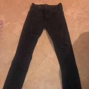 Black night waisted ripped jeans super cute